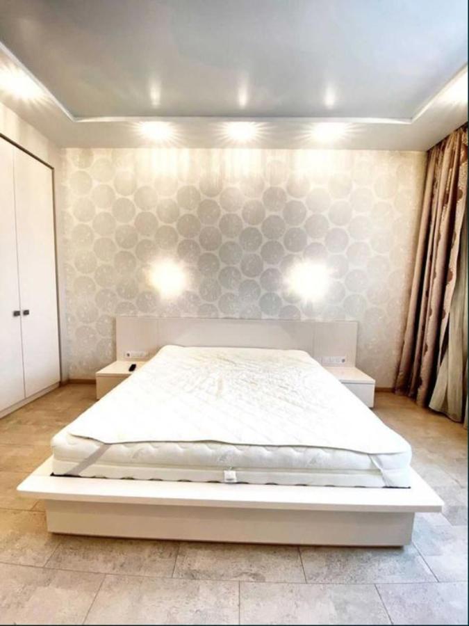 2-Bedroom Most City Center Area Apartment Dnipro Ngoại thất bức ảnh