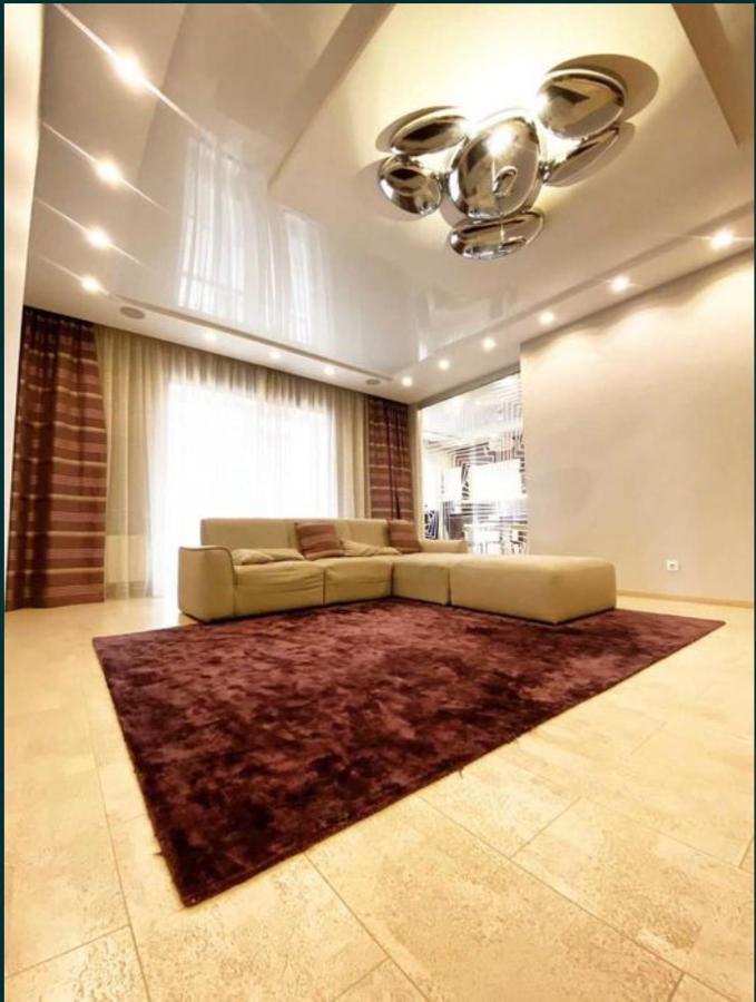 2-Bedroom Most City Center Area Apartment Dnipro Ngoại thất bức ảnh